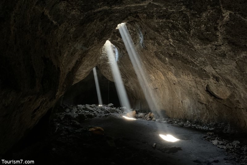 غارهای طبیعی
