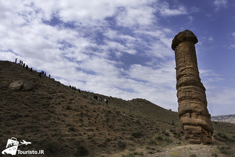 دودکش جن ، ماهنشان