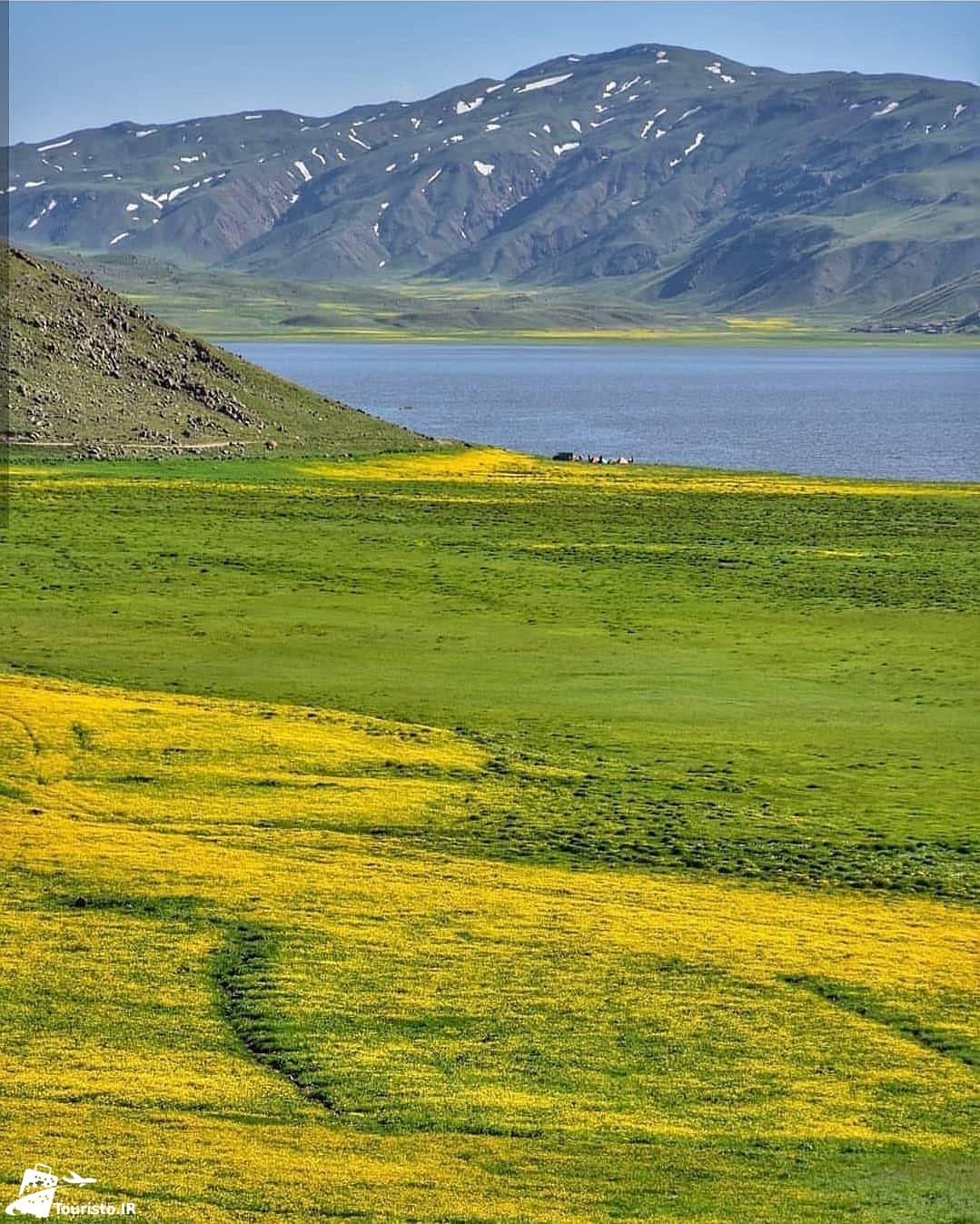 طبیعت زیبای اطراف دریاچه نئور